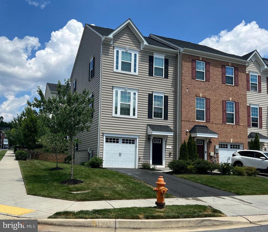 1 GATES PARK CT, Halethorpe, MD 21227
