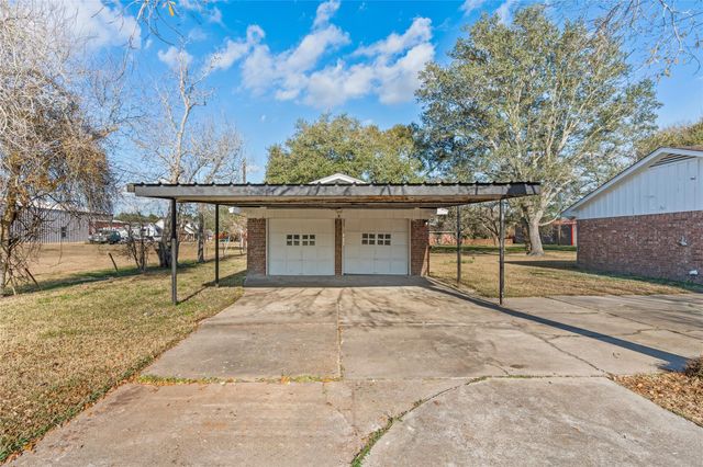 15903 Hickory Bend Drive, Alvin, TX 77511
