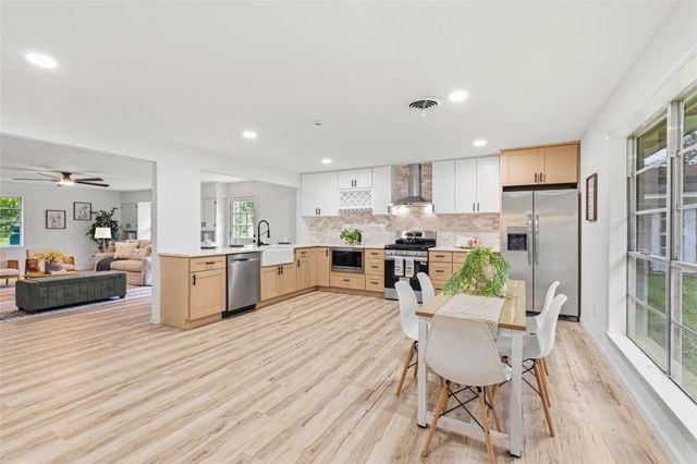 15903 Hickory Bend Drive, Alvin, TX 77511