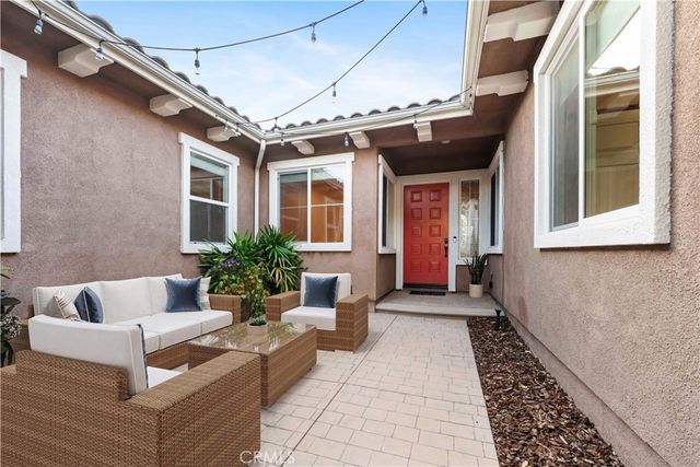 889 Lindamere Court, Simi Valley, CA 93065