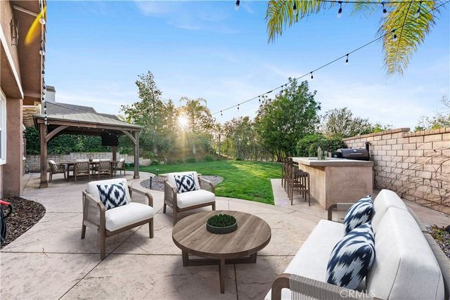 889 Lindamere Court, Simi Valley, CA 93065