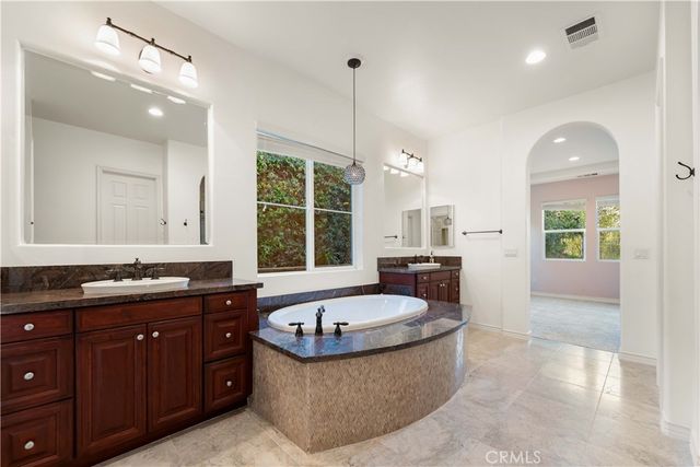 889 Lindamere Court, Simi Valley, CA 93065