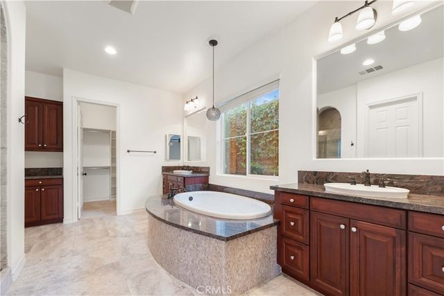 889 Lindamere Court, Simi Valley, CA 93065