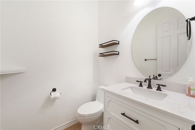 889 Lindamere Court, Simi Valley, CA 93065