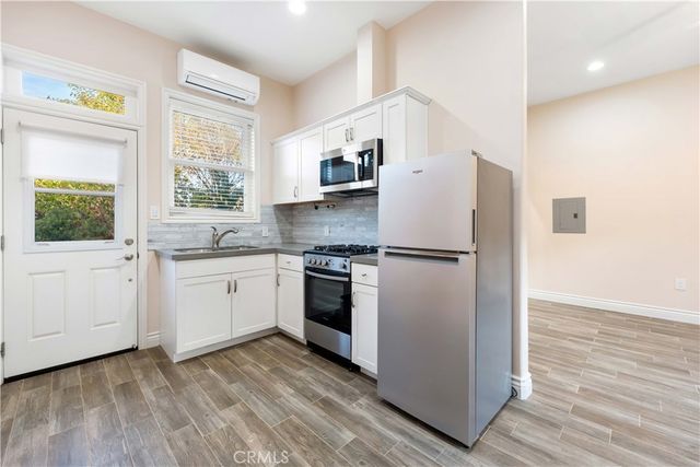 889 Lindamere Court, Simi Valley, CA 93065