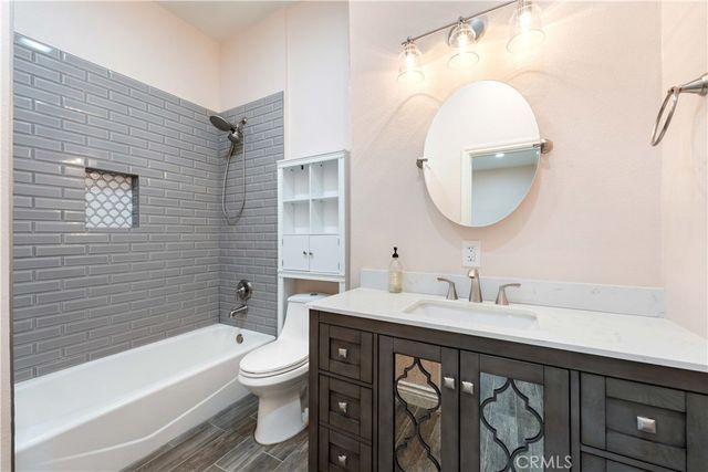 889 Lindamere Court, Simi Valley, CA 93065