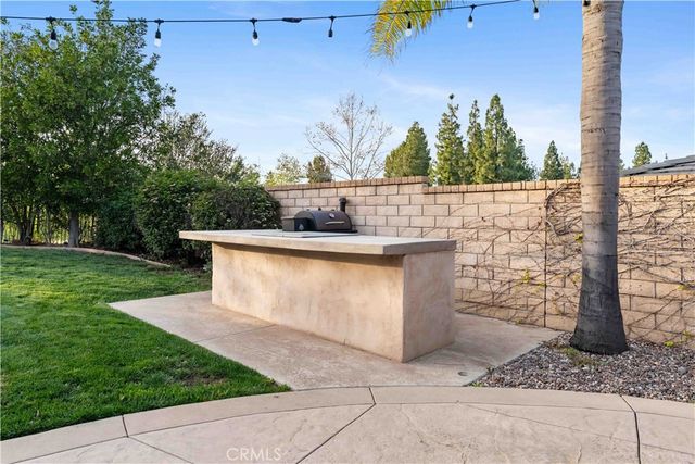 889 Lindamere Court, Simi Valley, CA 93065
