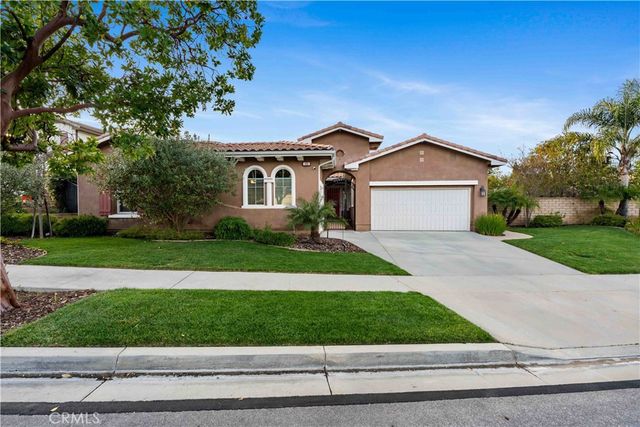 889 Lindamere Court, Simi Valley, CA 93065