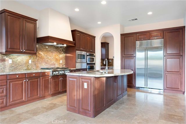 889 Lindamere Court, Simi Valley, CA 93065