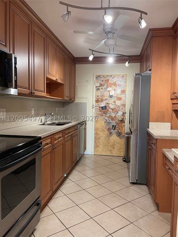 3233 NE 32nd Ave 601, Fort Lauderdale, FL 33308