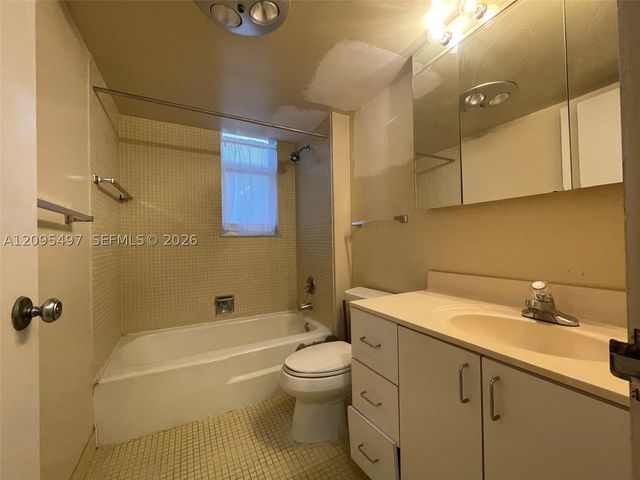 3233 NE 32nd Ave 601, Fort Lauderdale, FL 33308
