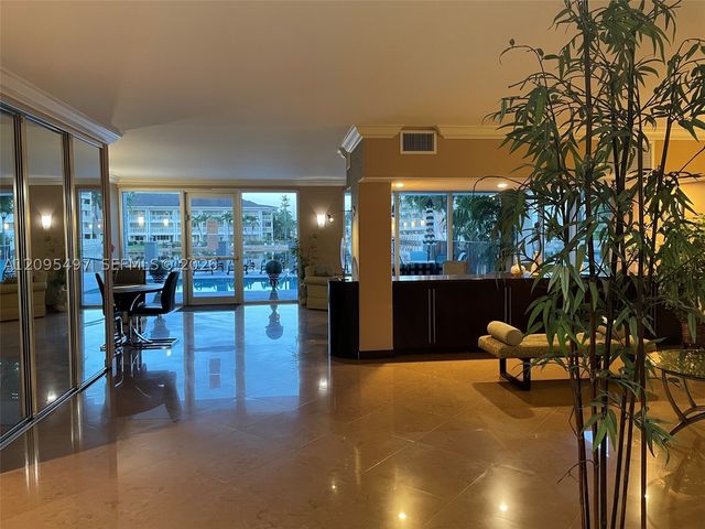 3233 NE 32nd Ave 601, Fort Lauderdale, FL 33308