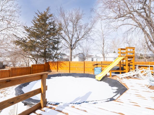 4049 W HILLMONT Road, Peoria, IL 61615