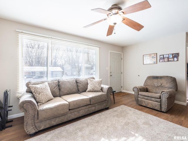 4049 W HILLMONT Road, Peoria, IL 61615