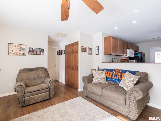 4049 W HILLMONT Road, Peoria, IL 61615