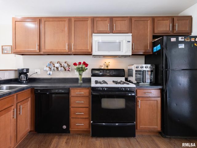 4049 W HILLMONT Road, Peoria, IL 61615