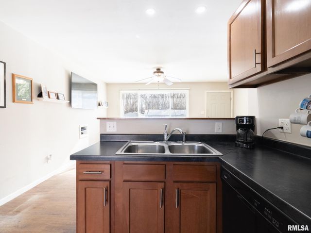 4049 W HILLMONT Road, Peoria, IL 61615