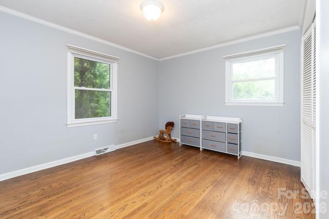 936 Toxaway Drive, Hendersonville, NC 28791