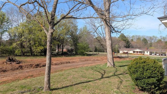 6025 Mountain View Road, Taylors, SC 29687