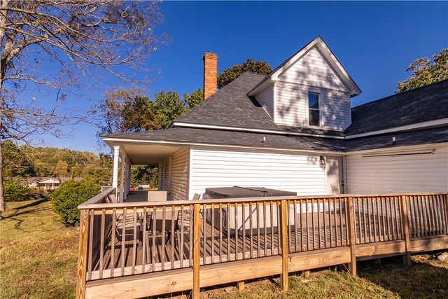 6025 Mountain View Road, Taylors, SC 29687