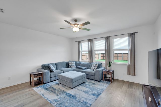 3240 Apple Creek Avenue, Crandall, TX 75114