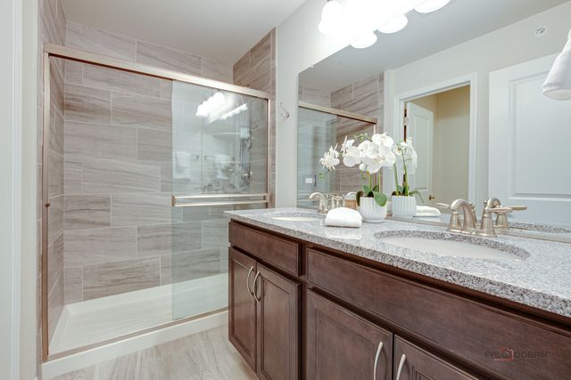 246 Belmont Drive, Lincolnshire, IL 60069