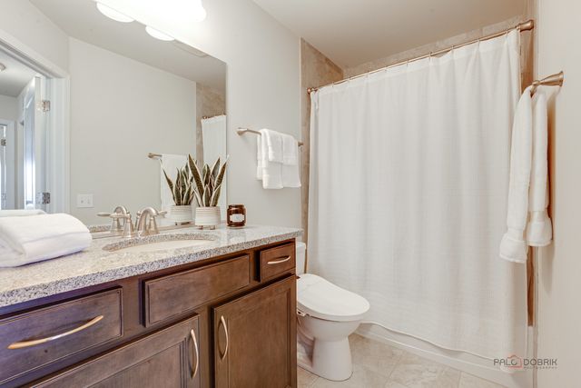 246 Belmont Drive, Lincolnshire, IL 60069