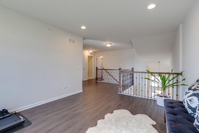 246 Belmont Drive, Lincolnshire, IL 60069