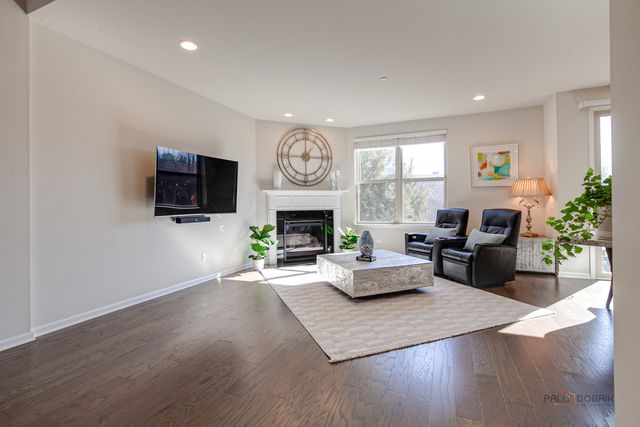 246 Belmont Drive, Lincolnshire, IL 60069