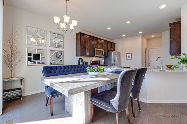 246 Belmont Drive, Lincolnshire, IL 60069