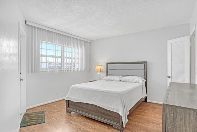 28 Yacht Club Drive 409, North Palm Beach, FL 33408