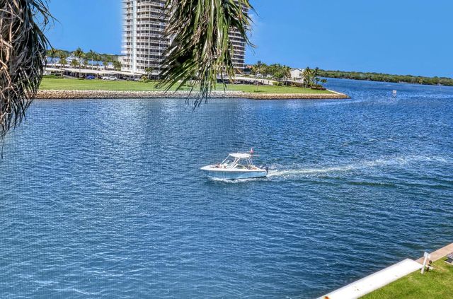 28 Yacht Club Drive 409, North Palm Beach, FL 33408