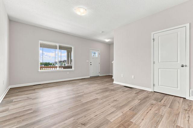 1297 S 91st Street, West Des Moines, IA 50266