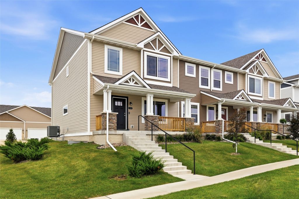 1297 S 91st Street, West Des Moines, IA 50266