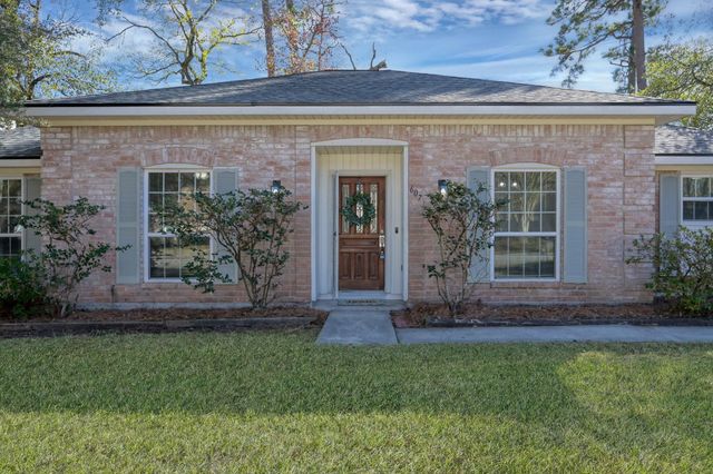 607 Shenandoah Drive, Shenandoah, TX 77381