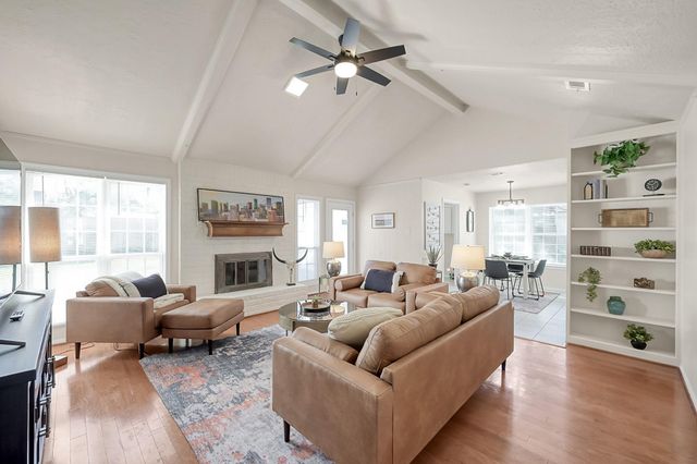 607 Shenandoah Drive, Shenandoah, TX 77381