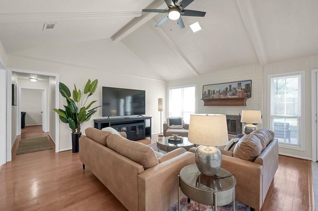 607 Shenandoah Drive, Shenandoah, TX 77381