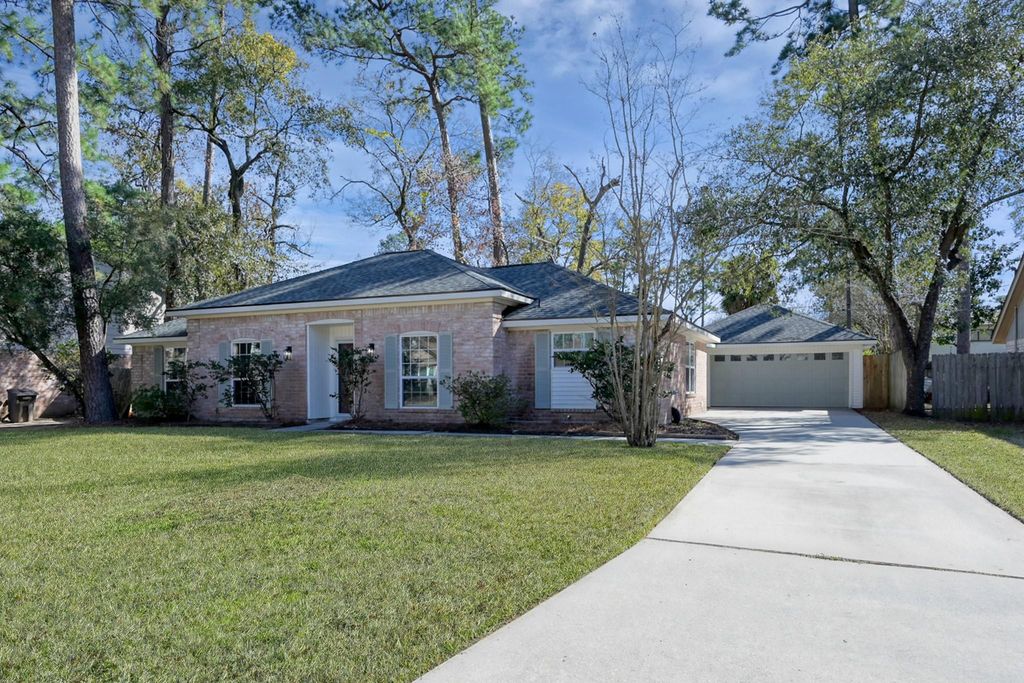 607 Shenandoah Drive, Shenandoah, TX 77381