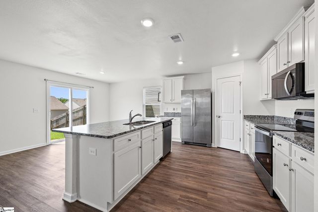 6072 Mason Tucker Drive, Inman, SC 29349