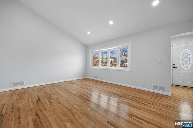 35 Eastern Parkway, Hillside, NJ 07205