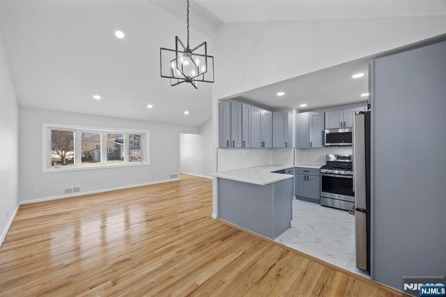 35 Eastern Parkway, Hillside, NJ 07205