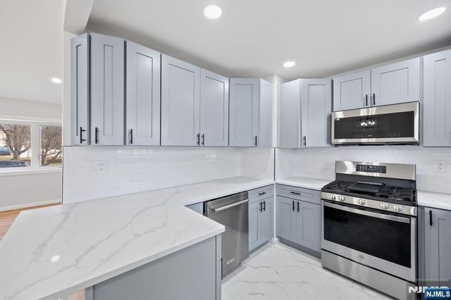 35 Eastern Parkway, Hillside, NJ 07205