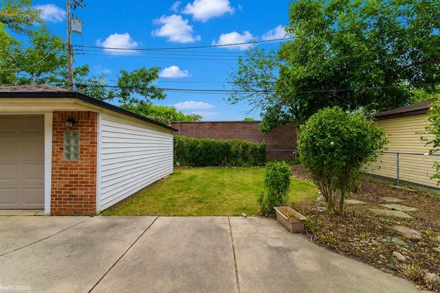 24509 Wood Street, St Clair Shores, MI 48080