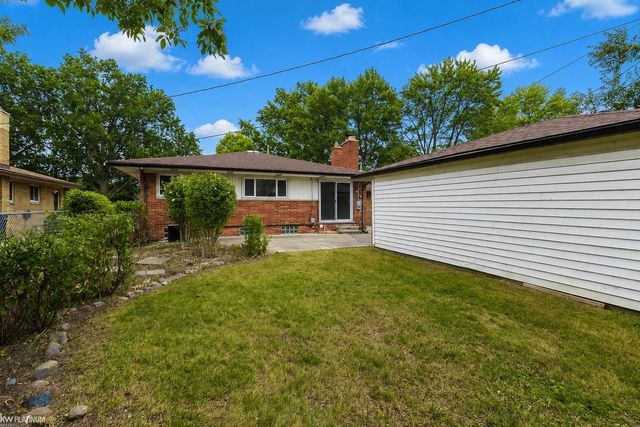 24509 Wood Street, St Clair Shores, MI 48080