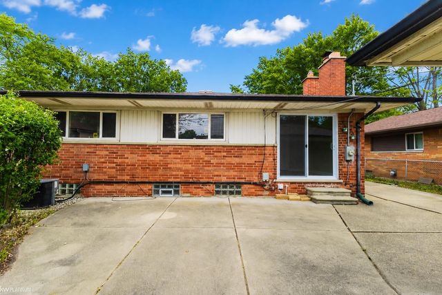 24509 Wood Street, St Clair Shores, MI 48080