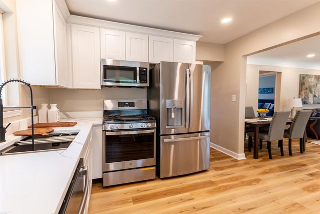 24509 Wood Street, St Clair Shores, MI 48080