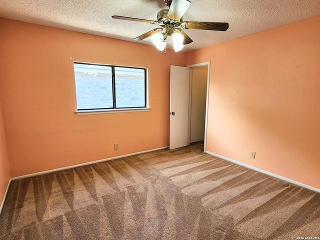 4931 CORIAN WELL DR, San Antonio, TX 78247