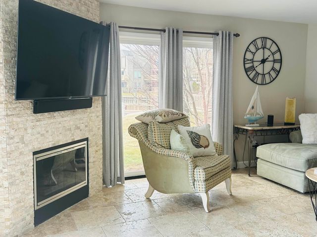 26301 Harbour Pointe Dr N Drive, Harrison Twp, MI 48045