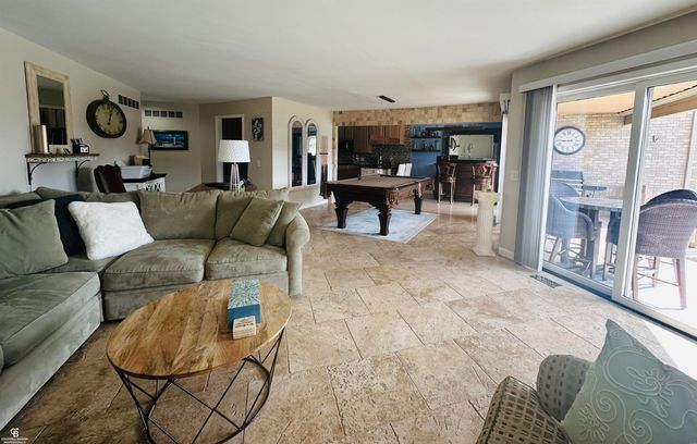 26301 Harbour Pointe Dr N Drive, Harrison Twp, MI 48045