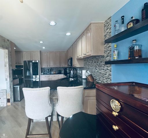 26301 Harbour Pointe Dr N Drive, Harrison Twp, MI 48045